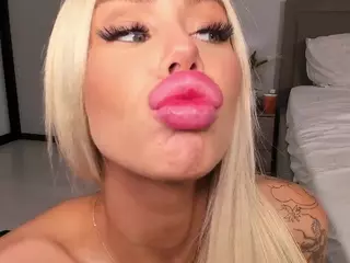 creambaby1's Live Sex Cam Show
