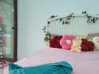 AlicePirss's Live Sex Cam Show