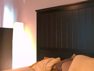 Yanira's Live Sex Cam Show
