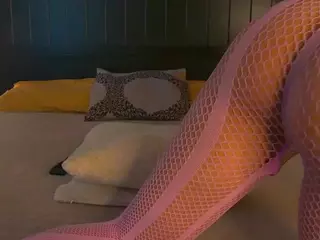 Yanira's Live Sex Cam Show