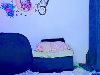 Lyalatin4's Live Sex Cam Show