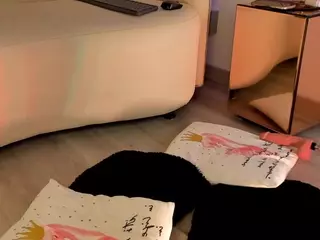 charlottee-08's Live Sex Cam Show