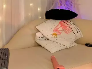 charlottee-08's Live Sex Cam Show