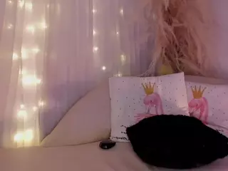 charlottee-08's Live Sex Cam Show