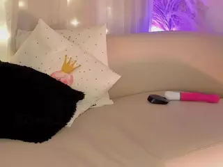 charlottee-08's Live Sex Cam Show
