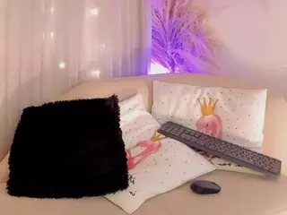 charlottee-08's Live Sex Cam Show