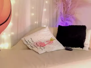 charlottee-08's Live Sex Cam Show