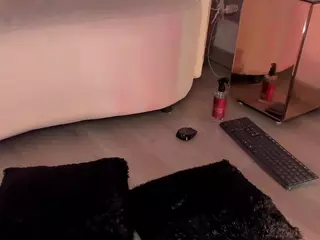 charlottee-08's Live Sex Cam Show