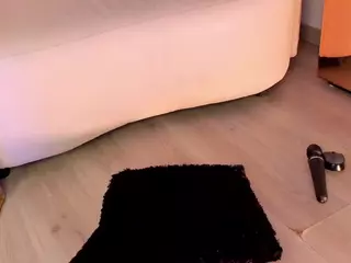 charlottee-08's Live Sex Cam Show