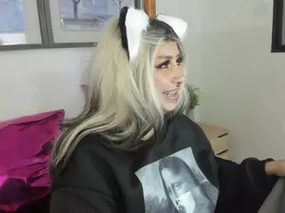 lussyevans's Live Sex Cam Show