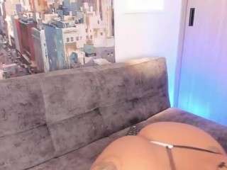 Live cam show with maddy-brooks