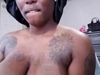 DarkBrownin14's Live Sex Cam Show