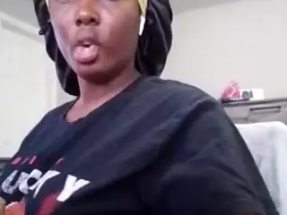 DarkBrownin14's Live Sex Cam Show