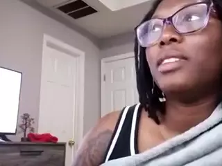 DarkBrownin14's Live Sex Cam Show