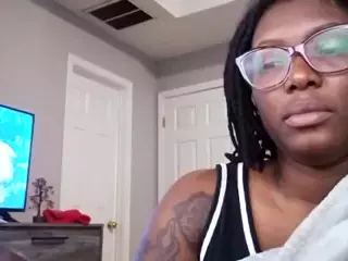 DarkBrownin14's Live Sex Cam Show