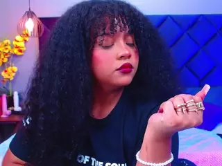 Aisha Evans's Live Sex Cam Show