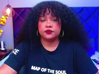 Aisha Evans's Live Sex Cam Show