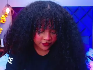 Aisha Evans's Live Sex Cam Show