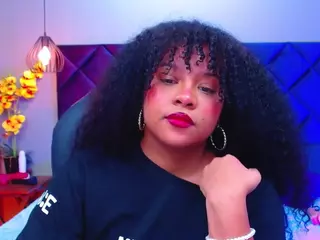 Aisha Evans's Live Sex Cam Show