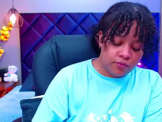 Aisha Evans's Live Sex Cam Show