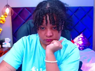 Aisha Evans's Live Sex Cam Show