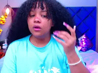 Aisha Evans's Live Sex Cam Show