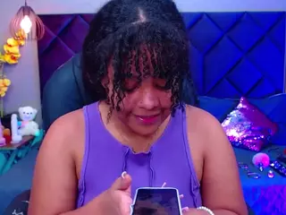 Aisha Evans's Live Sex Cam Show