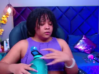 Aisha Evans's Live Sex Cam Show