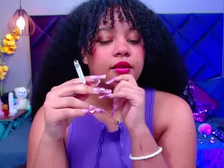 Aisha Evans's Live Sex Cam Show
