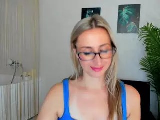 HappySmileee's Live Sex Cam Show