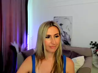 HappySmileee's Live Sex Cam Show