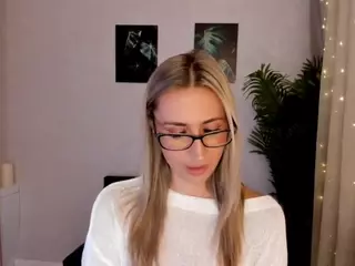 HappySmileee's Live Sex Cam Show