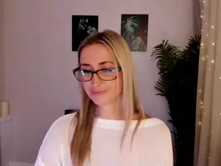 HappySmileee's Live Sex Cam Show