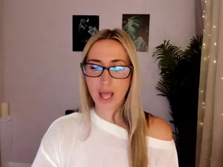 HappySmileee's Live Sex Cam Show