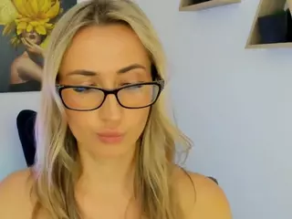 HappySmileee's Live Sex Cam Show