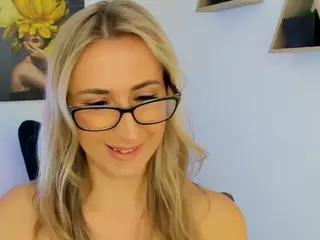 HappySmileee's Live Sex Cam Show