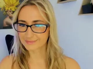 HappySmileee's Live Sex Cam Show