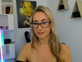 HappySmileee's Live Sex Cam Show