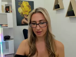 HappySmileee's Live Sex Cam Show