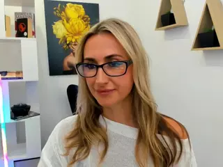 HappySmileee's Live Sex Cam Show