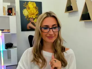 HappySmileee's Live Sex Cam Show