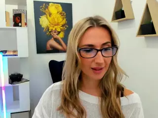 HappySmileee's Live Sex Cam Show