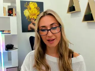 HappySmileee's Live Sex Cam Show