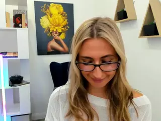 HappySmileee's Live Sex Cam Show