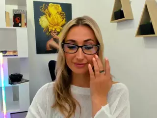 HappySmileee's Live Sex Cam Show