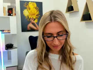 HappySmileee's Live Sex Cam Show