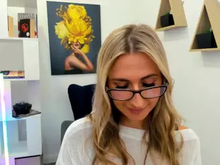 HappySmileee's Live Sex Cam Show