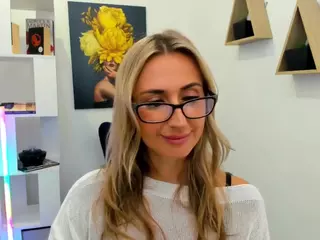 HappySmileee's Live Sex Cam Show