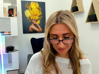 HappySmileee's Live Sex Cam Show