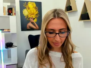 HappySmileee's Live Sex Cam Show